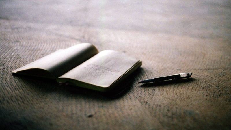 CUỐN SỔ NỢ CỦA NGƯỜI MẸ KẾ