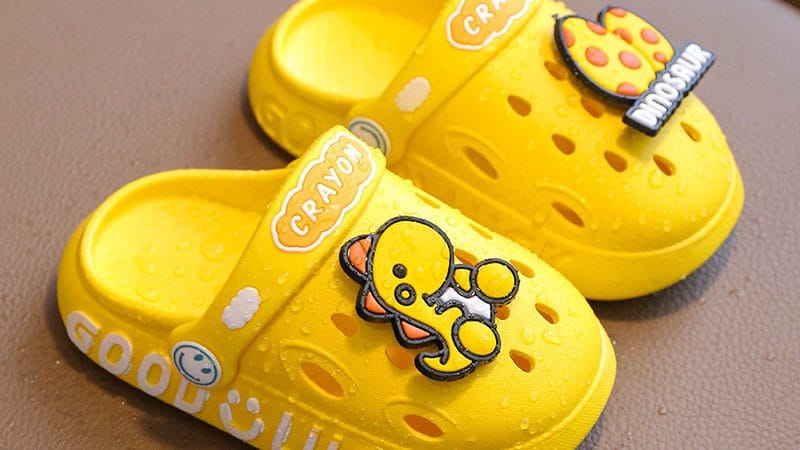 Ðôi Giày Cho Chúa Hài Ðồng